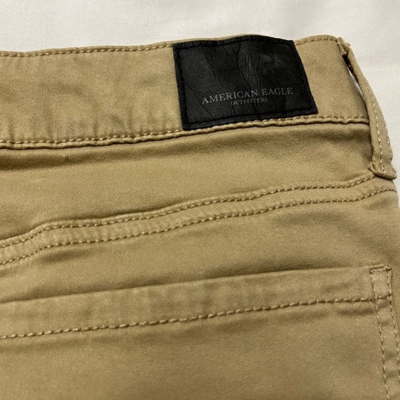 Like New American Eagle khaki pants size 14 short - Picture 1 of 5